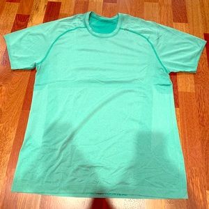 Men’s Lululemon Shirt